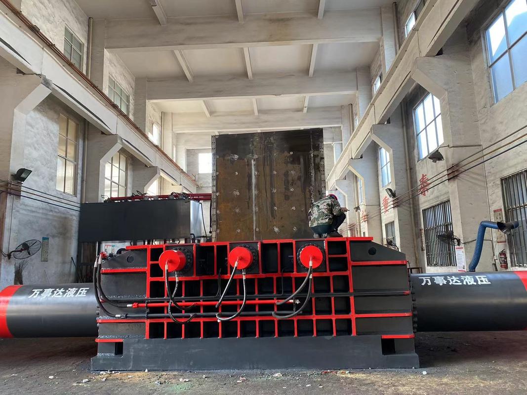 Compact Hydraulic Metal Baler Machine For Scrap Baling In Recycling Plants