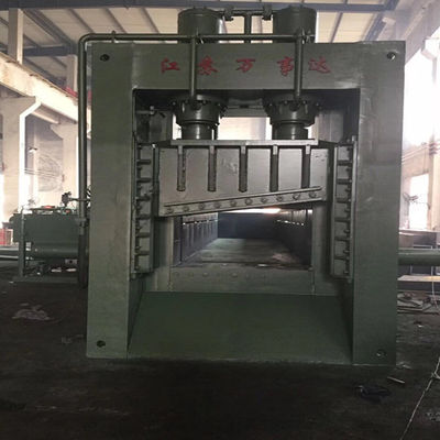 ভারী স্ক্র্যাপ কাটার জন্য 2000mm ব্লেড সহ ইন্ডাস্ট্রিয়াল 8000kN হাইড্রোলিক গ্যান্ট্রি শিয়ার এয়ার কুলিং সিস্টেম